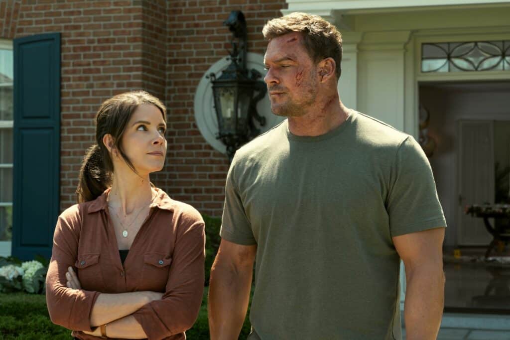 Sonya Cassidy and Alan Ritchson in Reacher season 3.